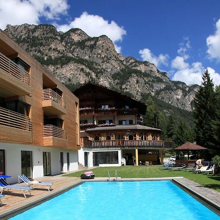 Hotel Pine Тирес Екстериор снимка