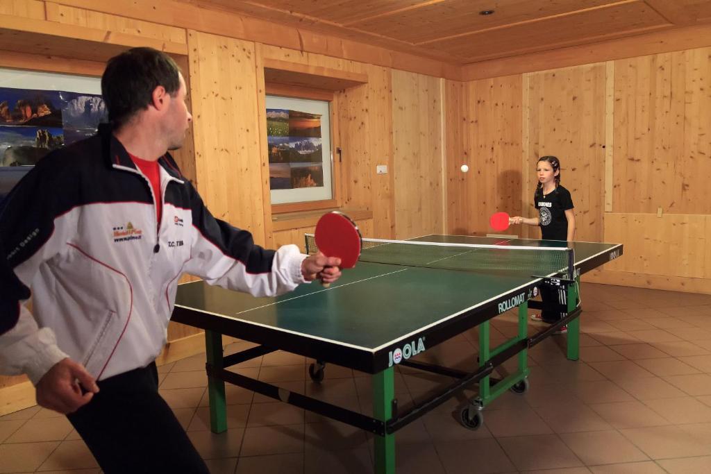 Hotel Pine Тирес Екстериор снимка