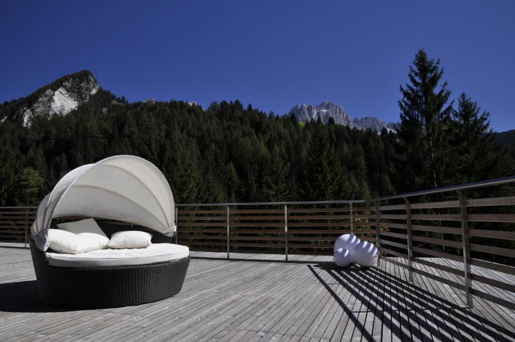 Hotel Pine Тирес Екстериор снимка
